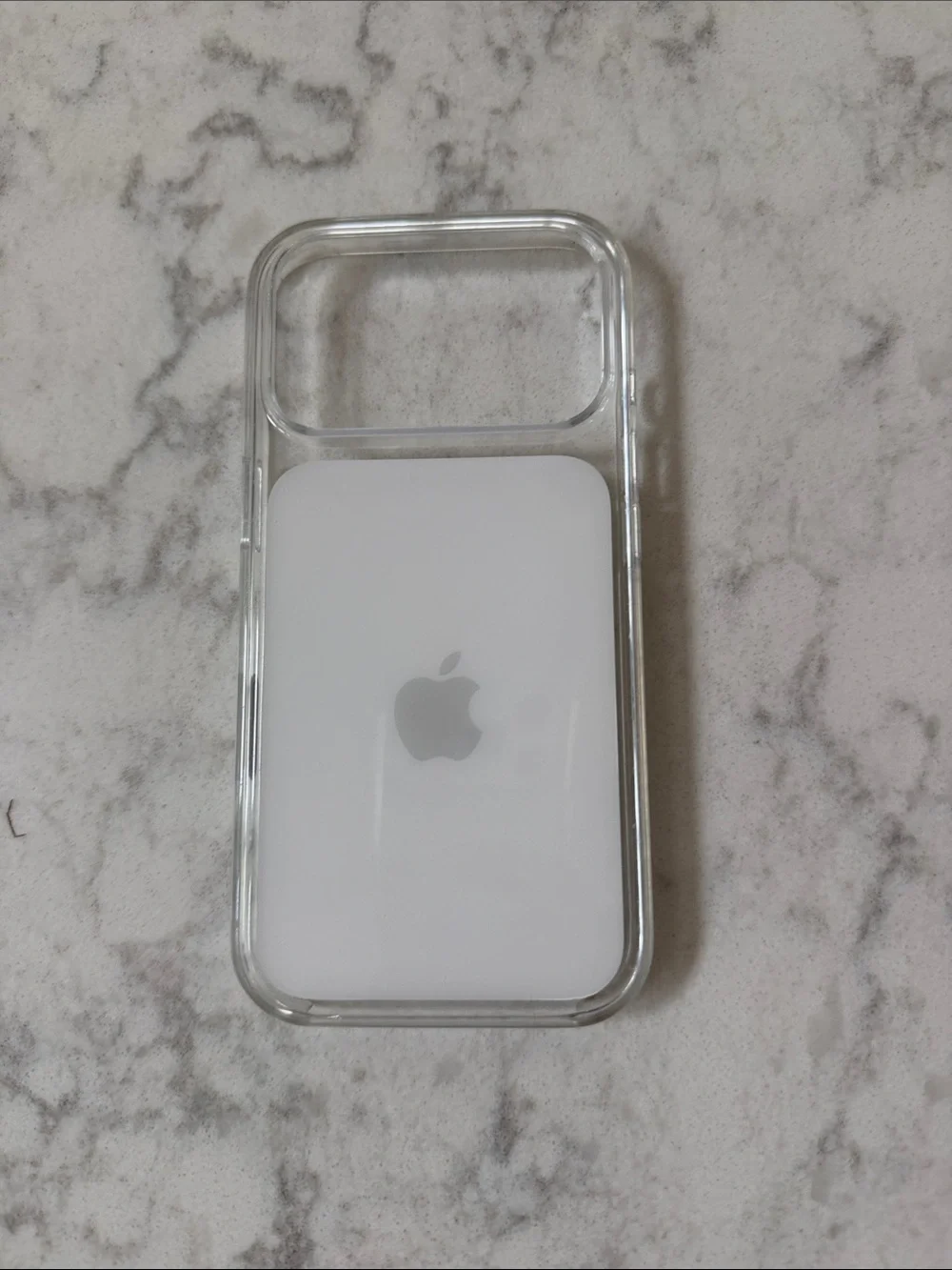 Apple iPhone 17 pro case like new